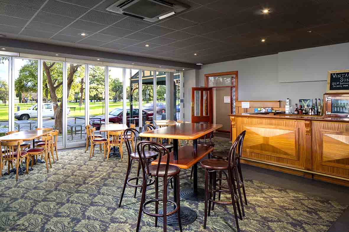 The Wellington Hotel <br/> Best Sports Pubs