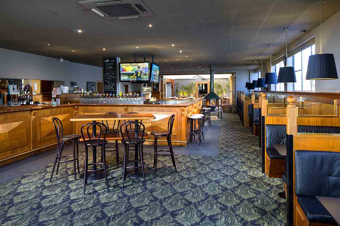 The Wellington Hotel <br/> Best Sports Pubs