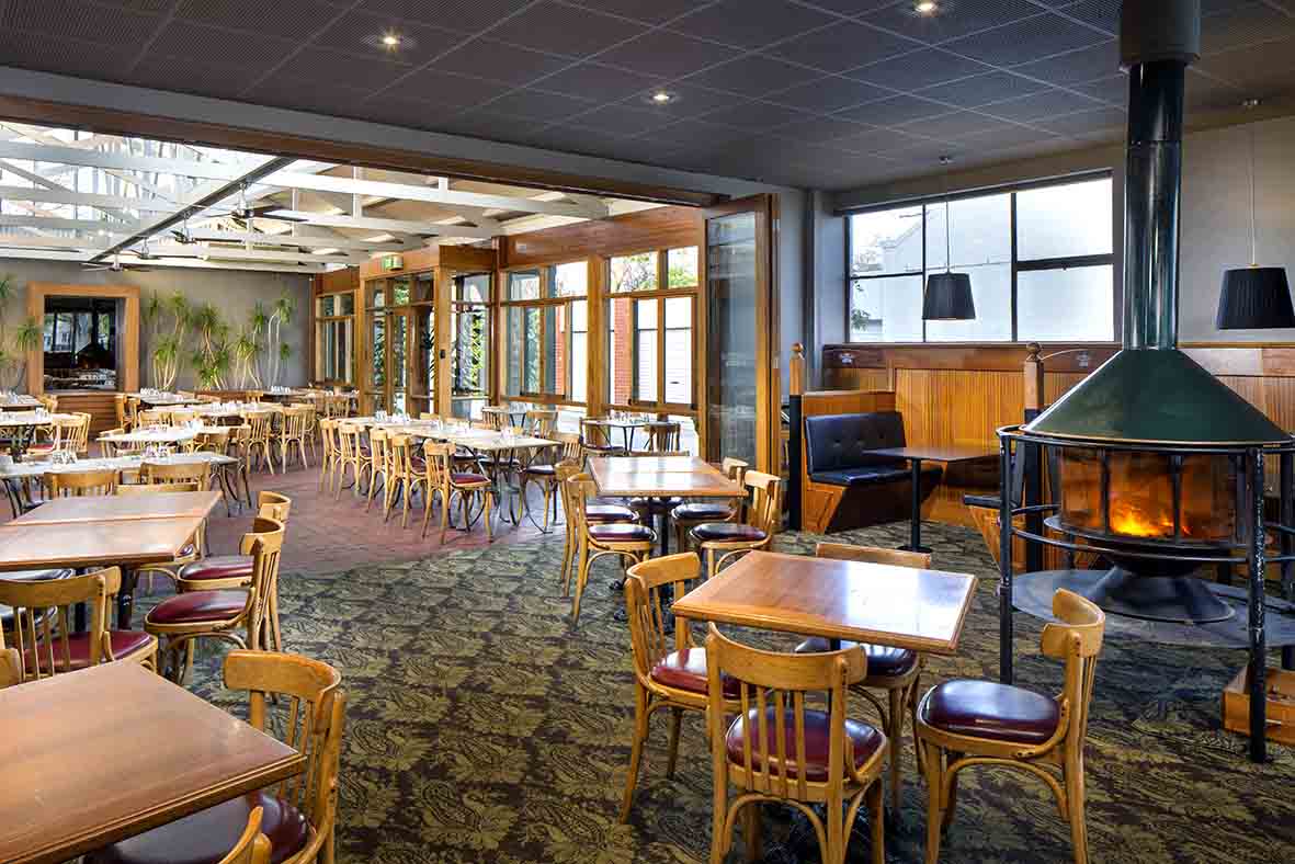 The Wellington Hotel <br/> Best Sports Pubs