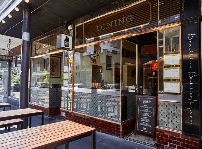 White Oaks Saloon </br> Top American Diners