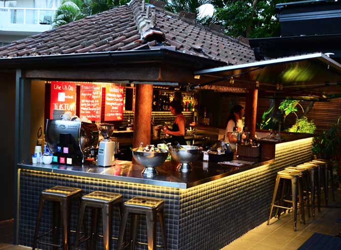 Temple Thai & Tuk Tuk Bar <br/>Top Beer Gardens